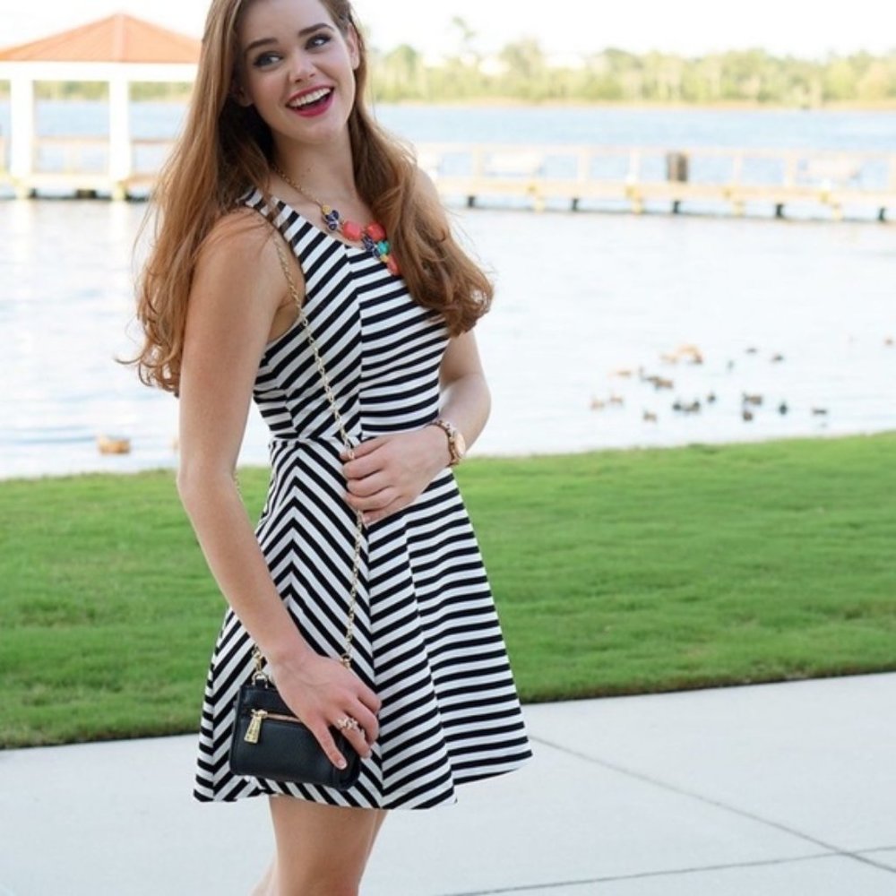 Express Dress Black White Striped Size Med Fit N Flare Skater Dress Sleeveless